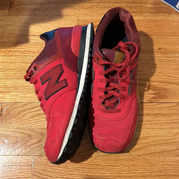 New Balance - Picture 3 of 9